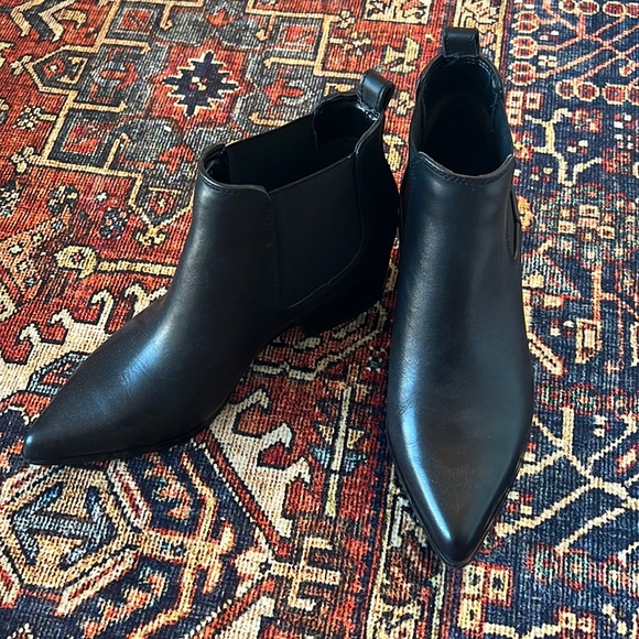 Blondo Shoes - Blondo Emelia Waterproof Chelsea Bootie